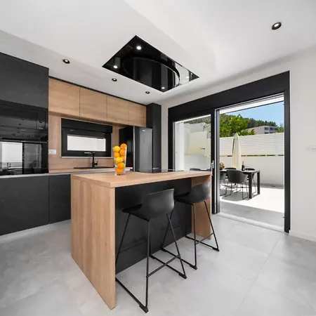 Andro Ii Apartamento Makarska