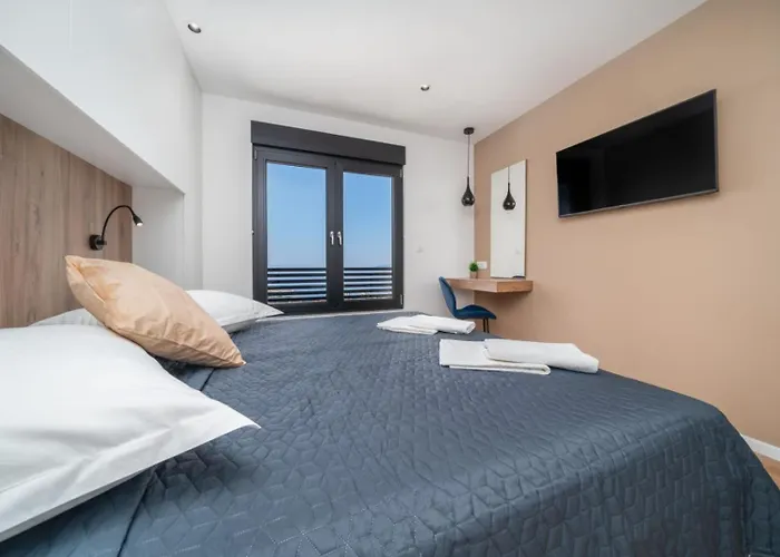 Andro Ii Apartamento Makarska